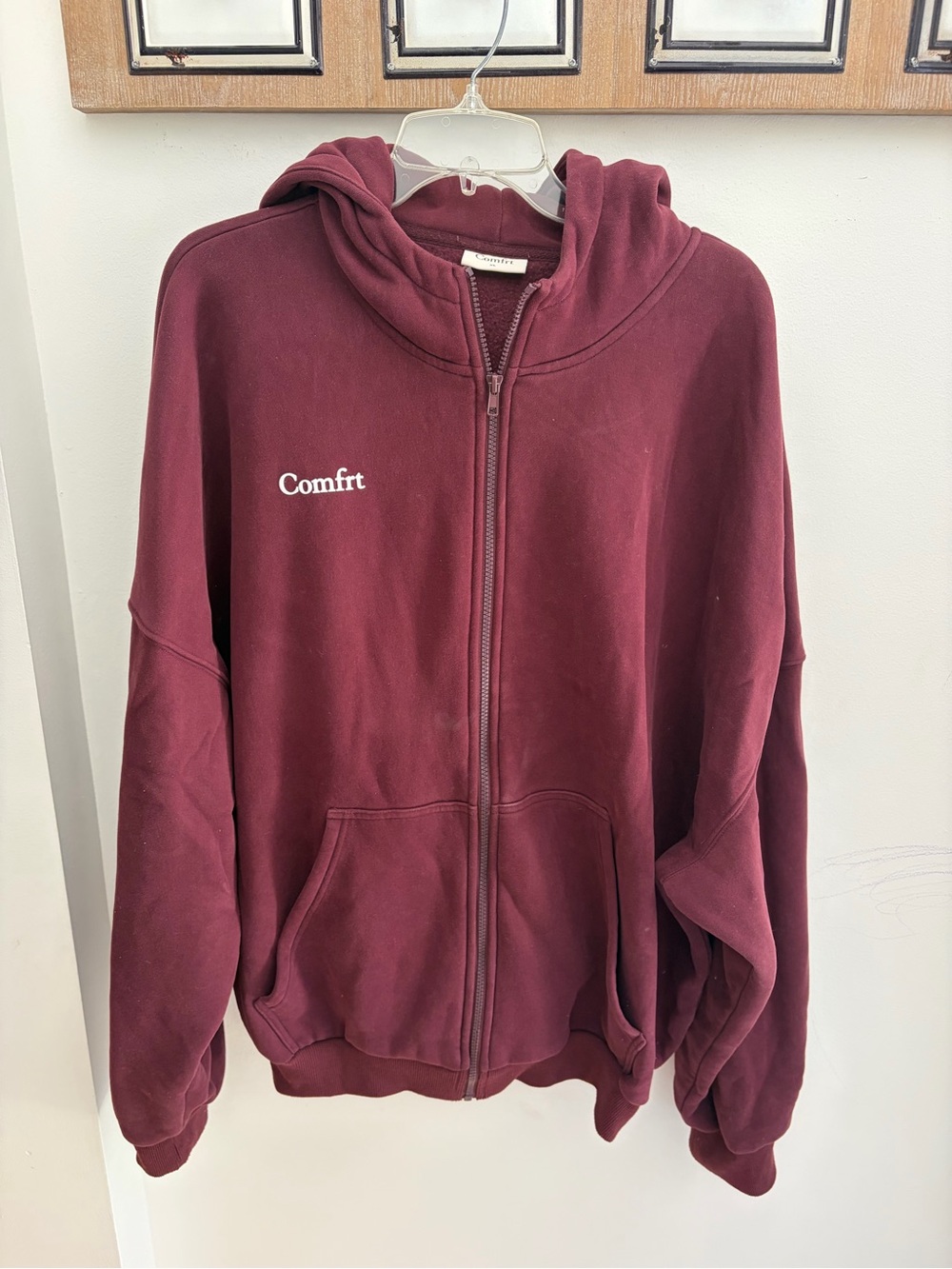 Comfrt Men's Maroon Zip-Up Hoodie